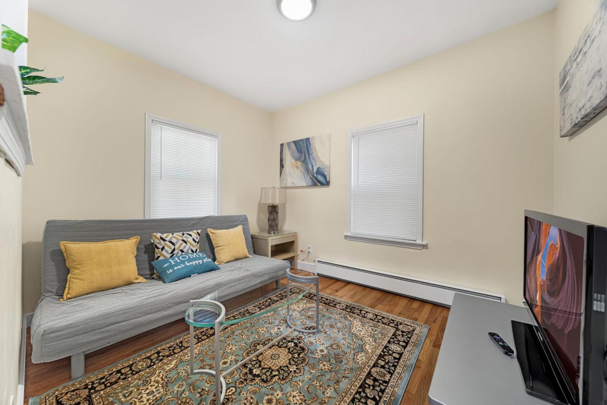 Newly Renovated 2Br1Ba Apt At The Boston City Exterior foto